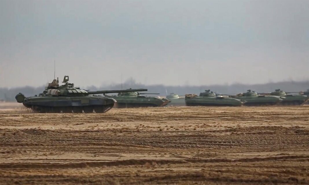 Rusia ordena el regreso a las bases de algunas de las tropas desplegadas en la frontera con Ucrania
